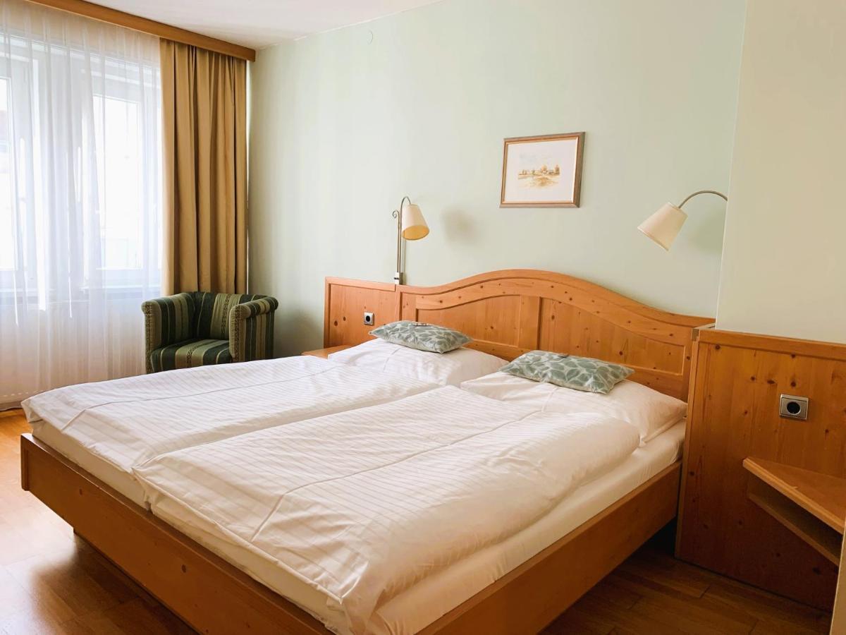 Hotel Zur Post Gumpoldskirchen Ngoại thất bức ảnh