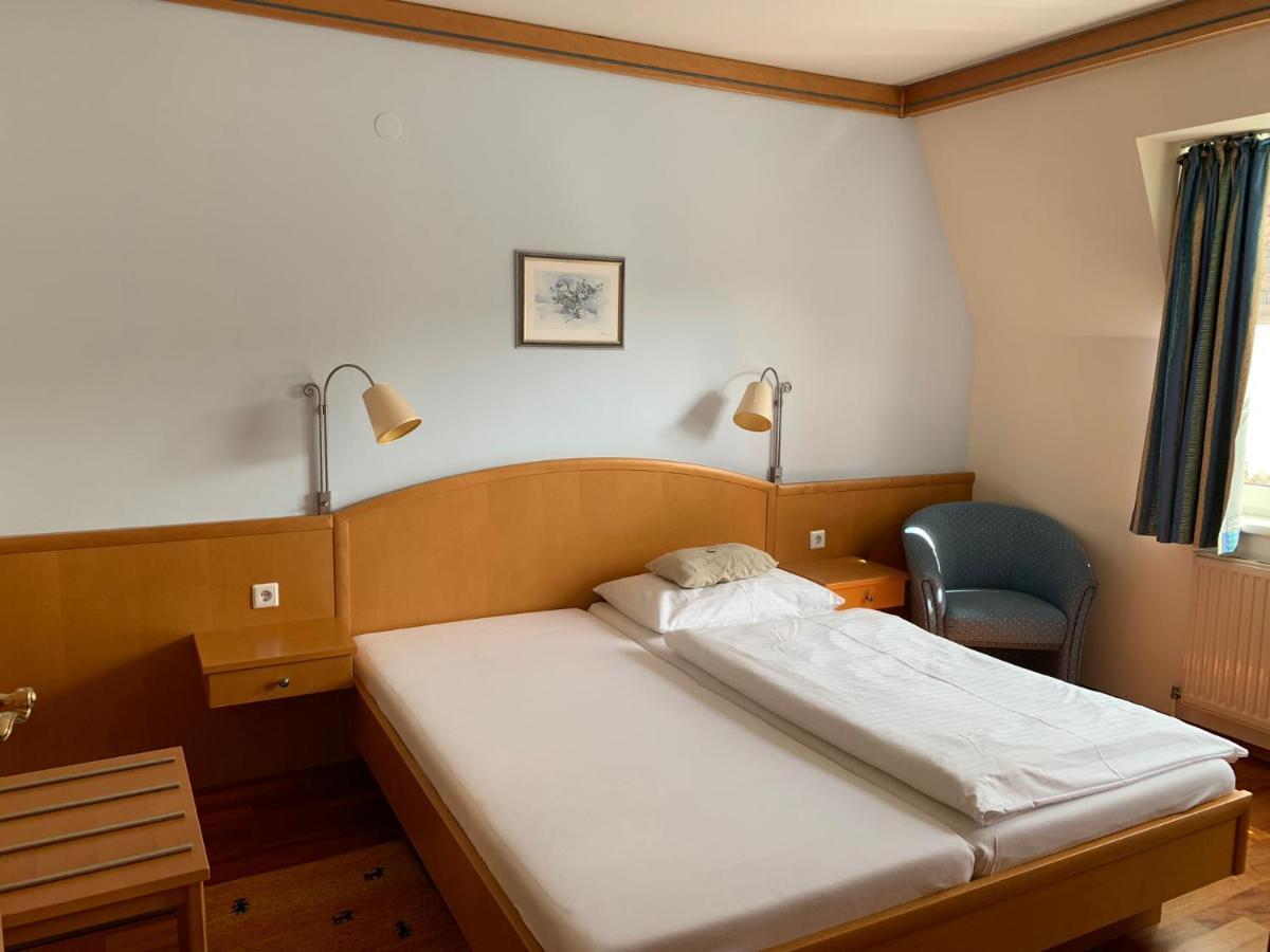 Hotel Zur Post Gumpoldskirchen Ngoại thất bức ảnh