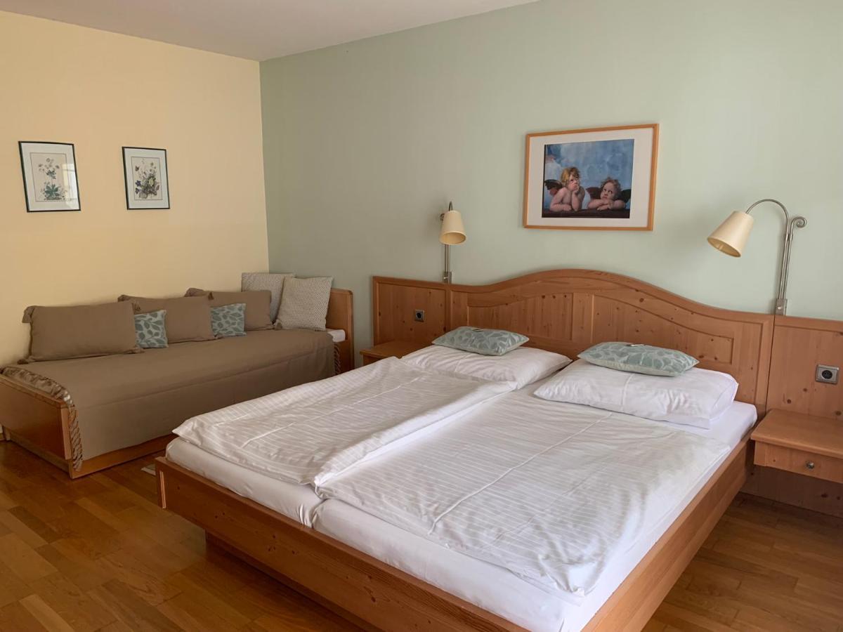 Hotel Zur Post Gumpoldskirchen Ngoại thất bức ảnh