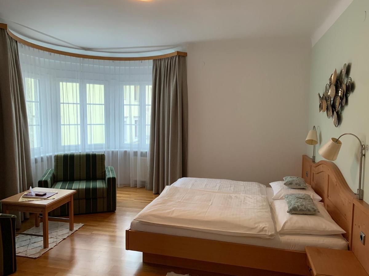Hotel Zur Post Gumpoldskirchen Ngoại thất bức ảnh