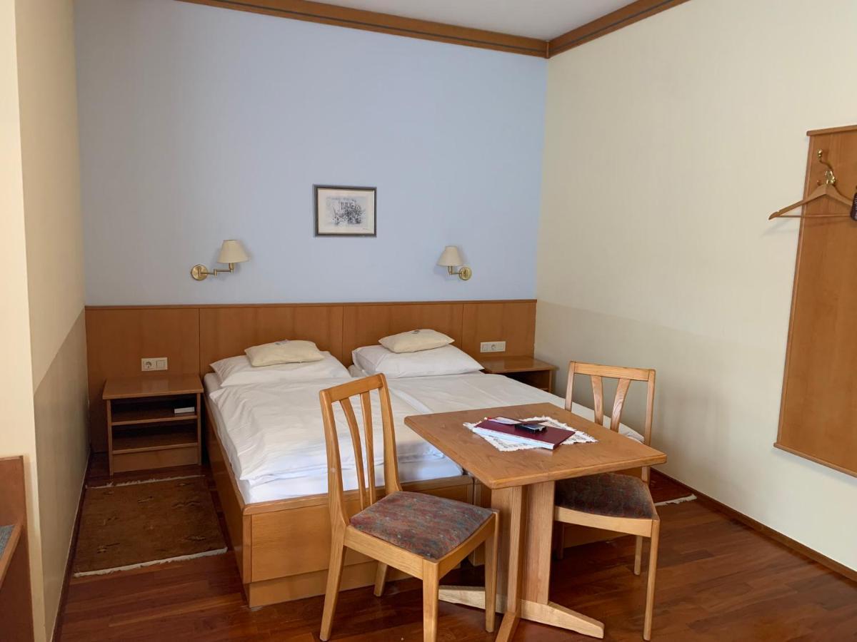 Hotel Zur Post Gumpoldskirchen Ngoại thất bức ảnh