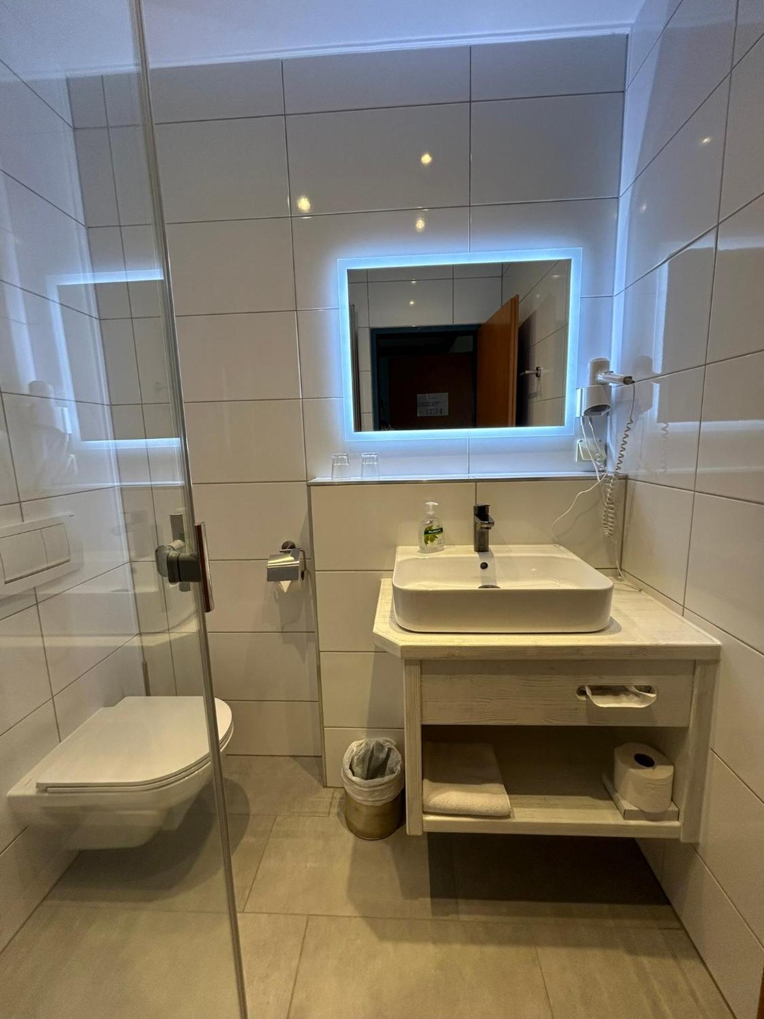 Hotel Zur Post Gumpoldskirchen Ngoại thất bức ảnh