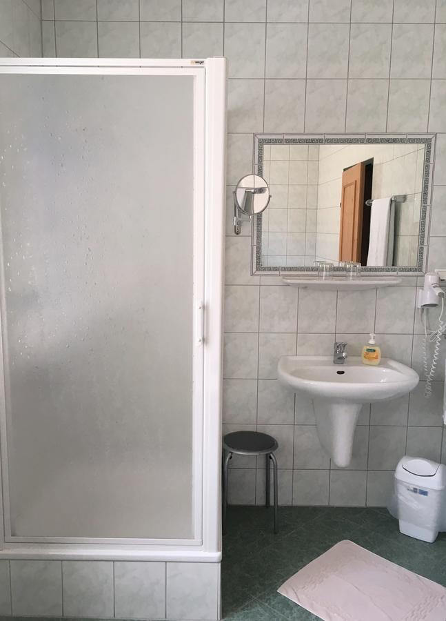 Hotel Zur Post Gumpoldskirchen Ngoại thất bức ảnh