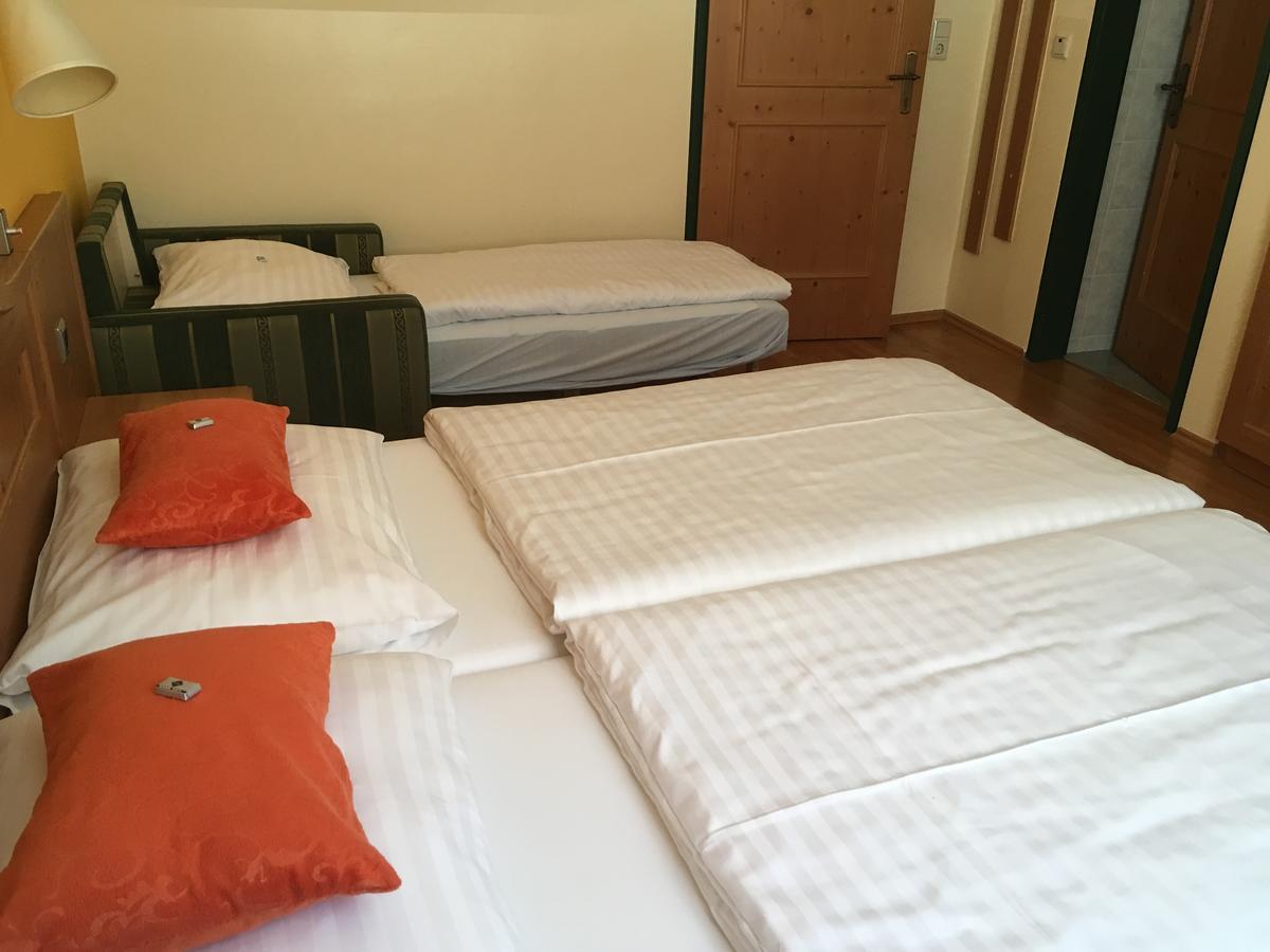 Hotel Zur Post Gumpoldskirchen Ngoại thất bức ảnh